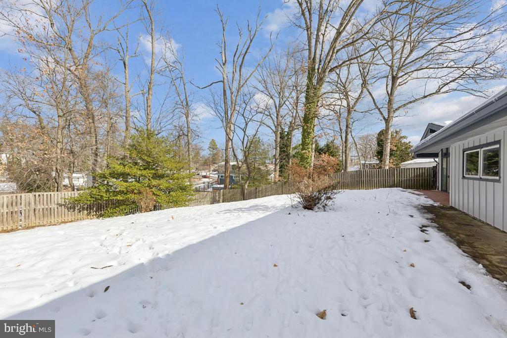 605 KINGS LANE
