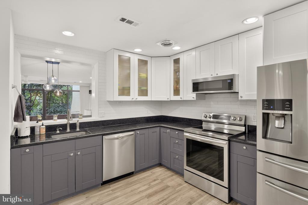 2208 S RANDOLPH STREET S Unit: 1