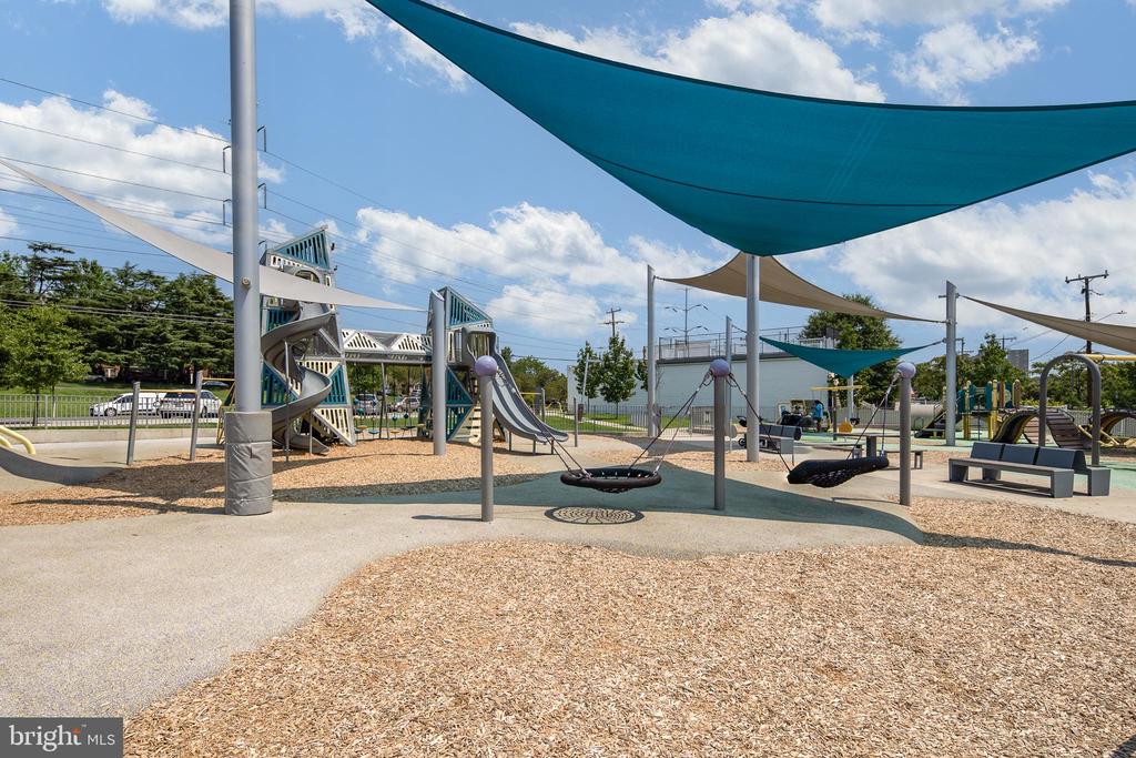 2208 S RANDOLPH STREET S Unit: 1