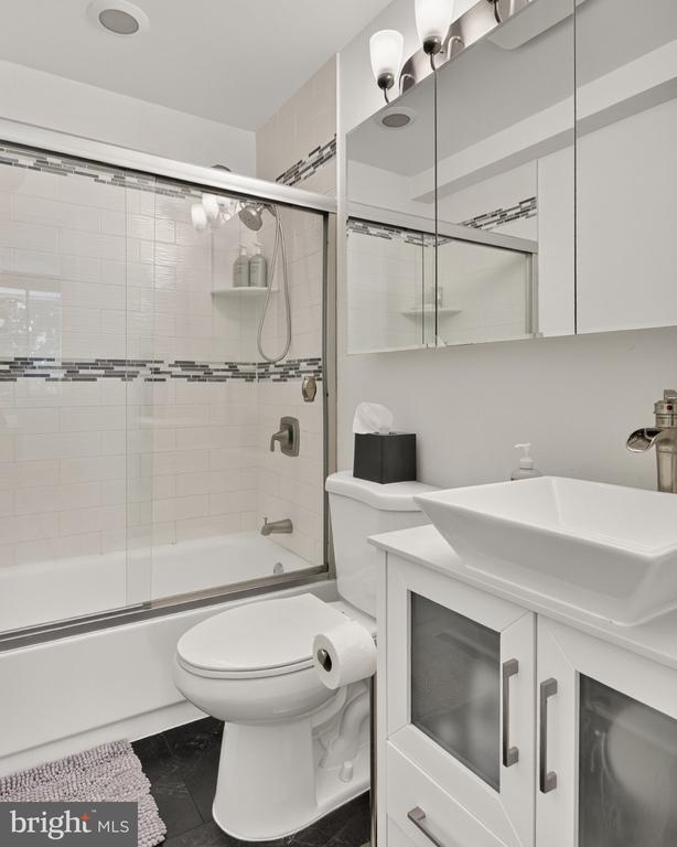 2208 S RANDOLPH STREET S Unit: 1