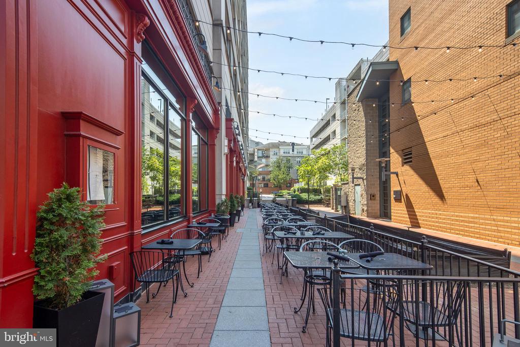 2208 S RANDOLPH STREET S Unit: 1