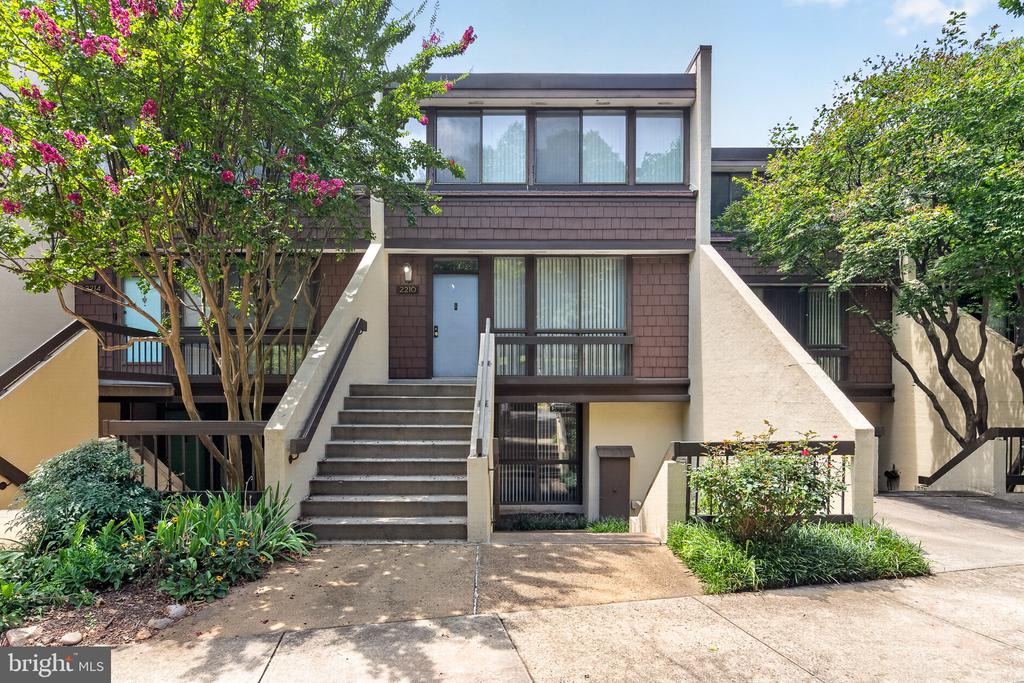 2208 S RANDOLPH STREET S Unit: 1