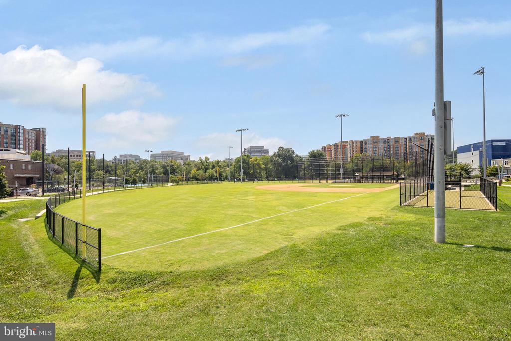 2208 S RANDOLPH STREET S Unit: 1
