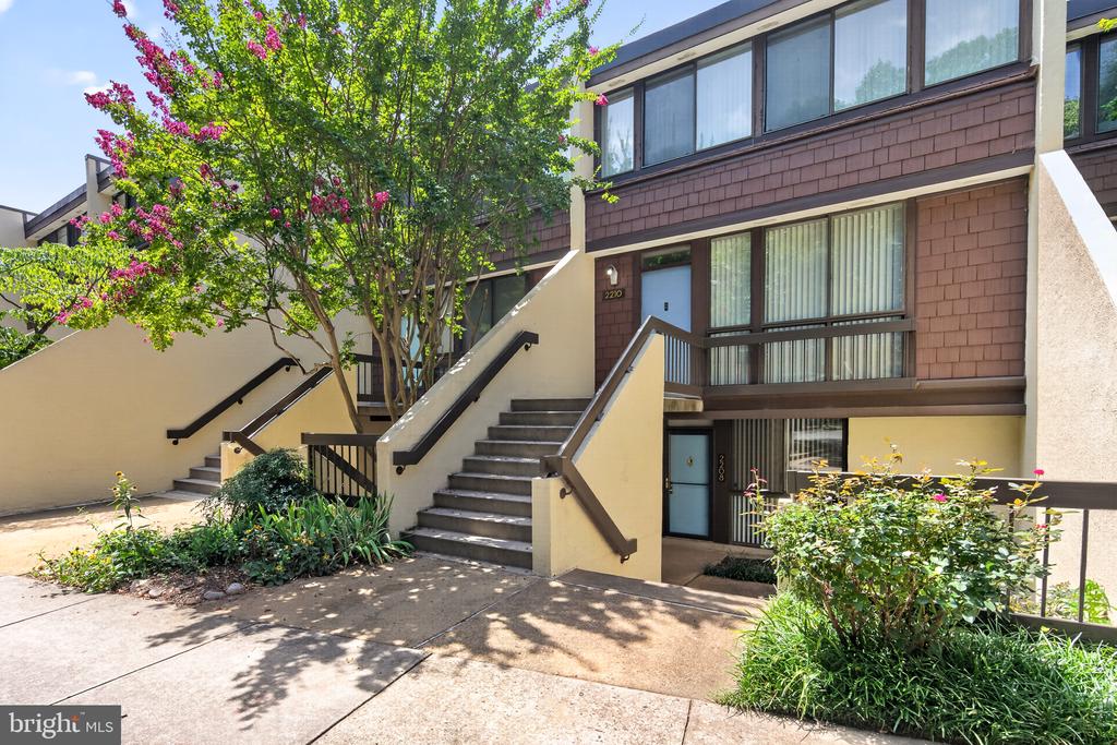 2208 S RANDOLPH STREET S Unit: 1