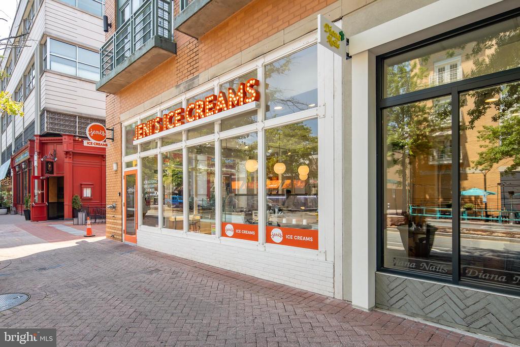 2208 S RANDOLPH STREET S Unit: 1