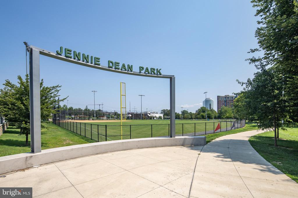 2208 S RANDOLPH STREET S Unit: 1