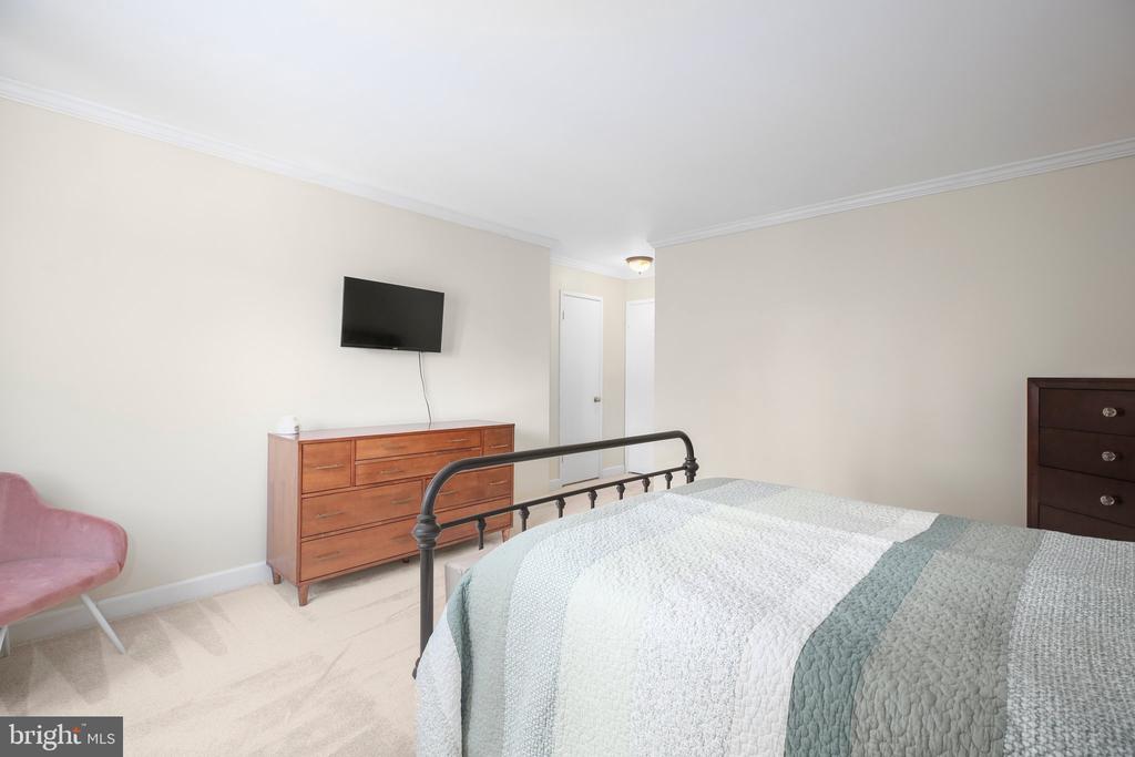 203 YOAKUM PARKWAY 502