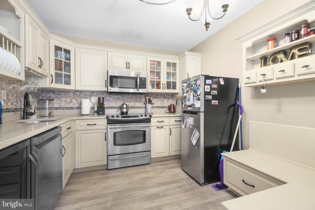 203 YOAKUM PARKWAY 502