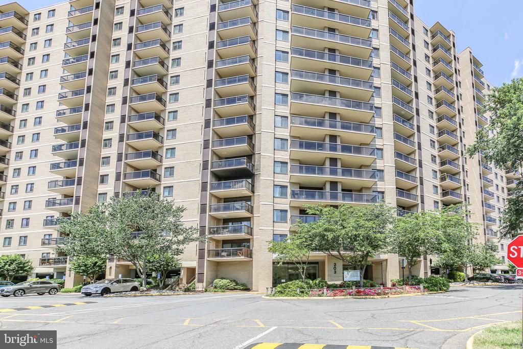 203 YOAKUM PARKWAY 502