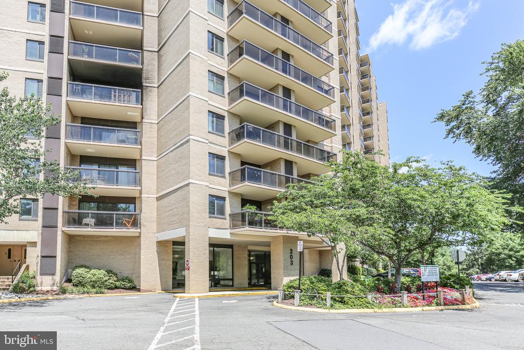 203 YOAKUM PARKWAY 502