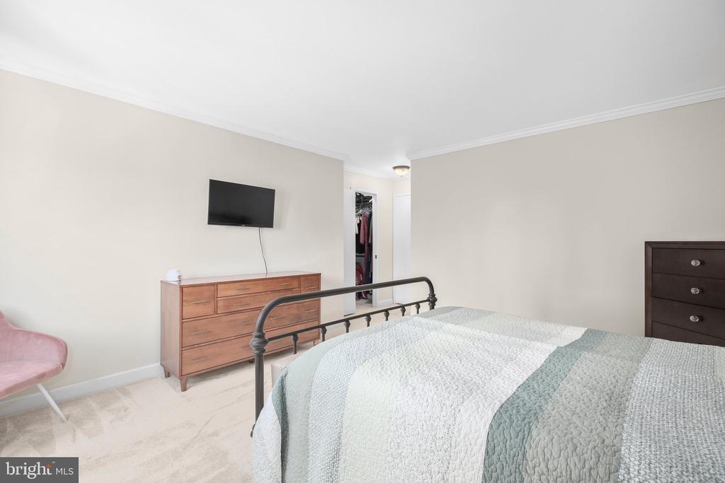 203 YOAKUM PARKWAY 502