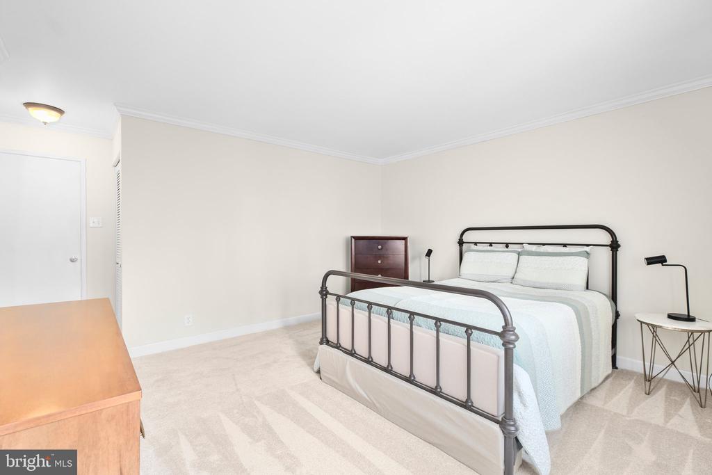 203 YOAKUM PARKWAY 502