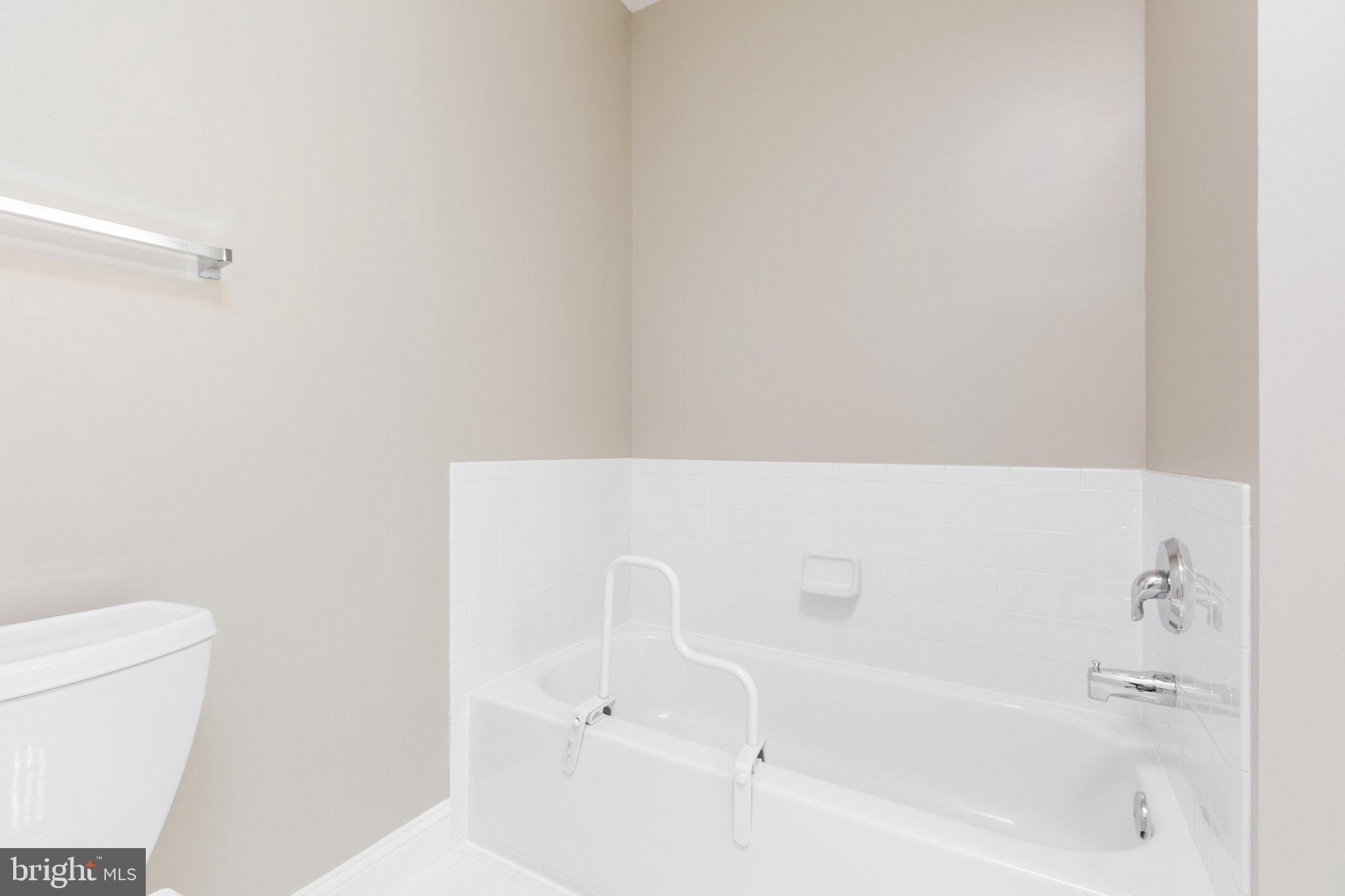 6704 HOLLY FARM LANE UNIT 213