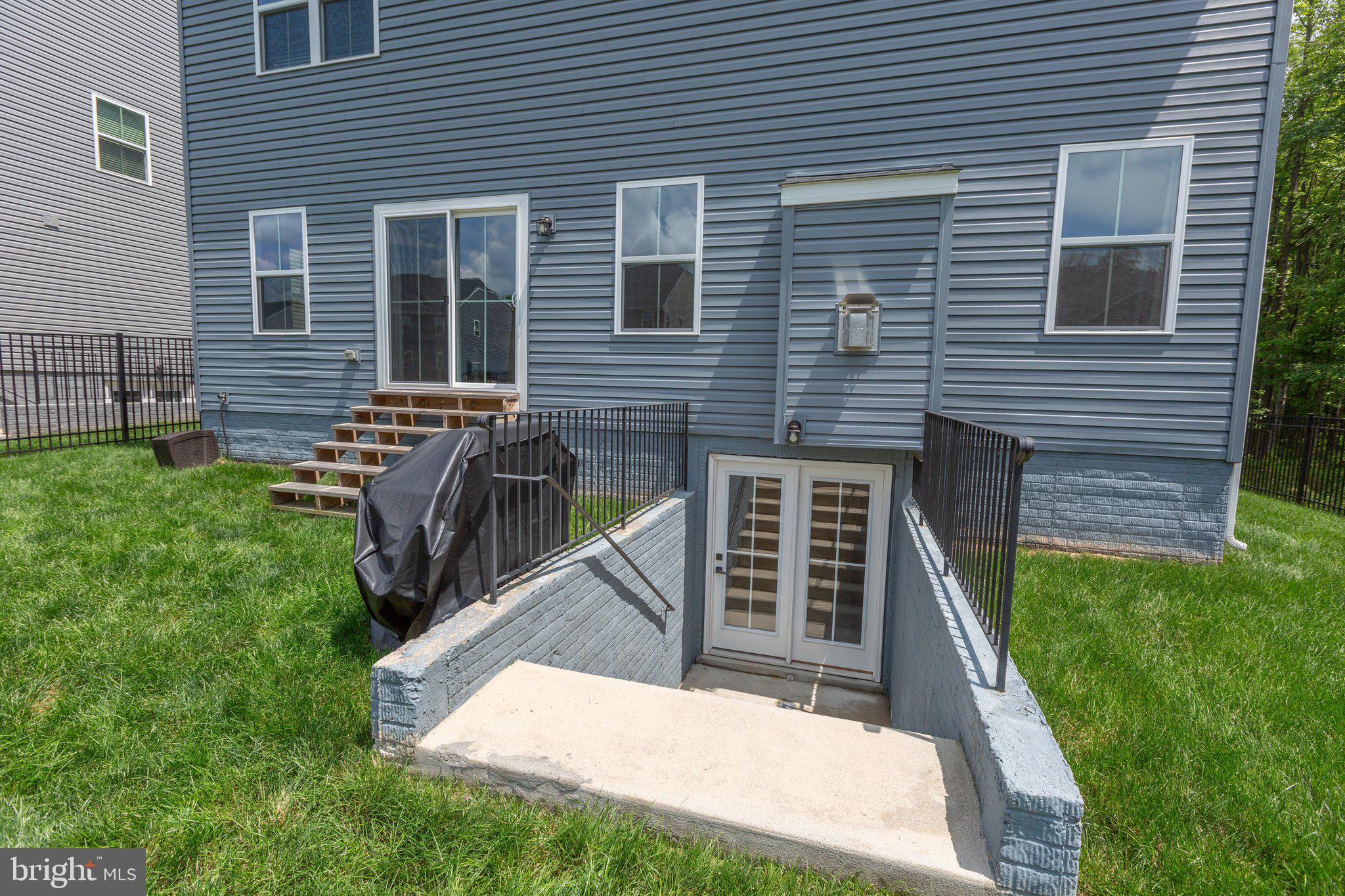 5180 ISLAND COURT