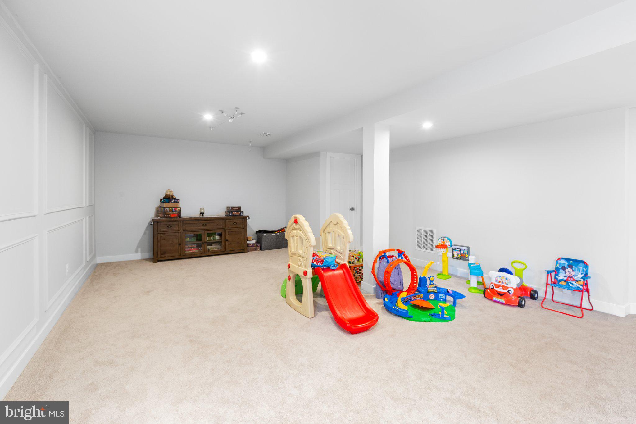5180 ISLAND COURT