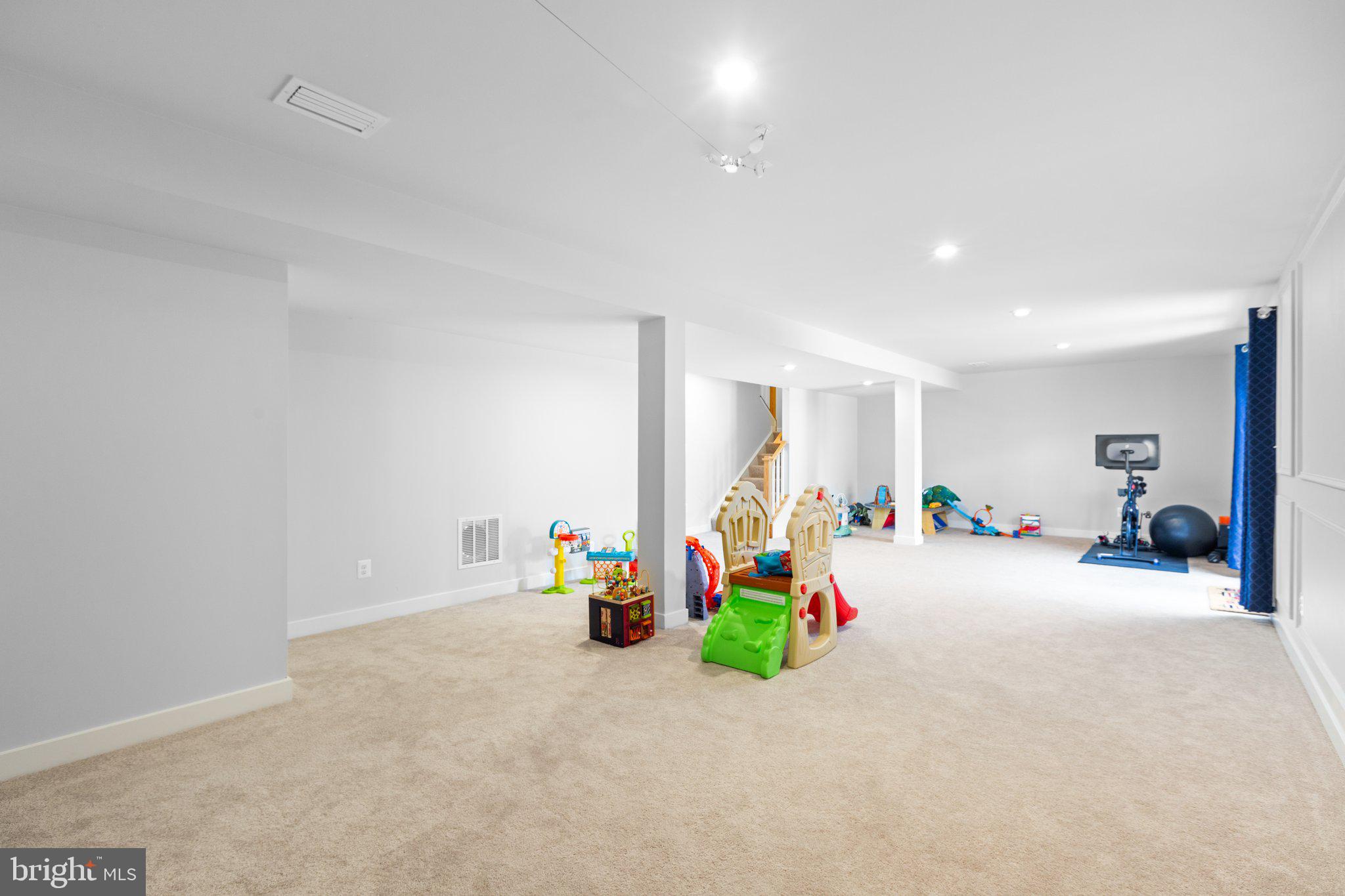5180 ISLAND COURT