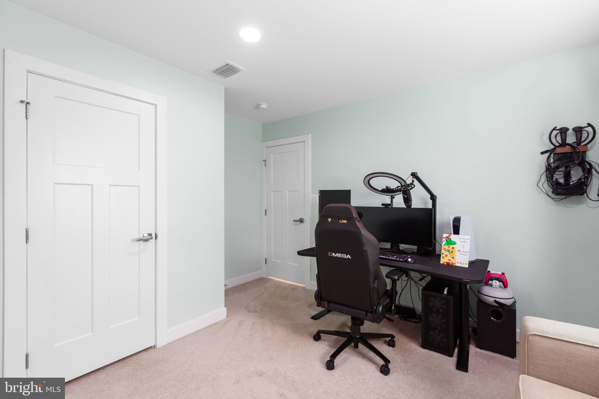 5180 ISLAND COURT