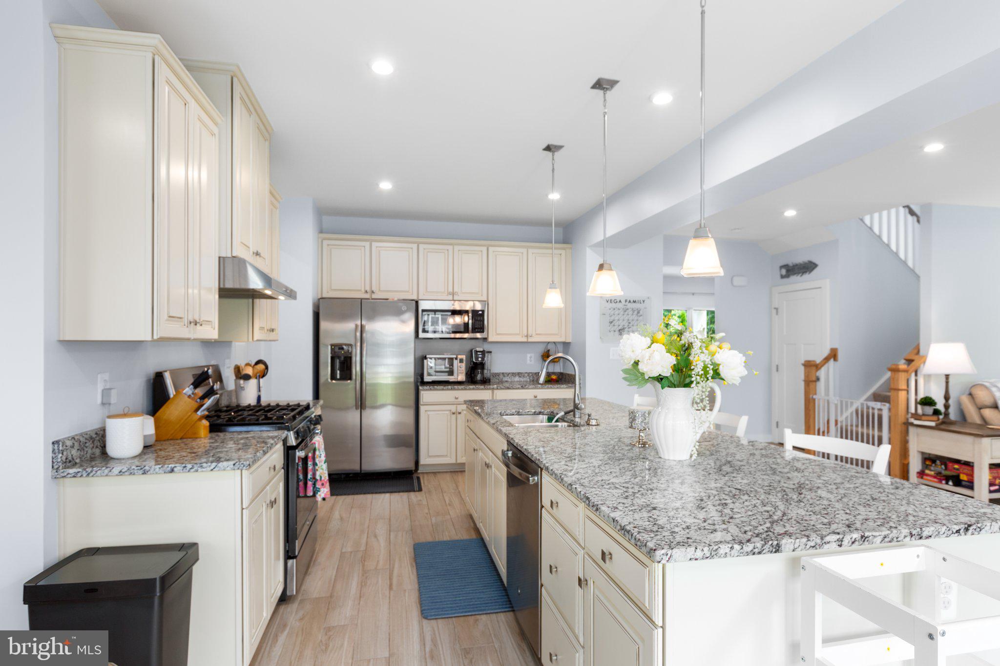 5180 ISLAND COURT