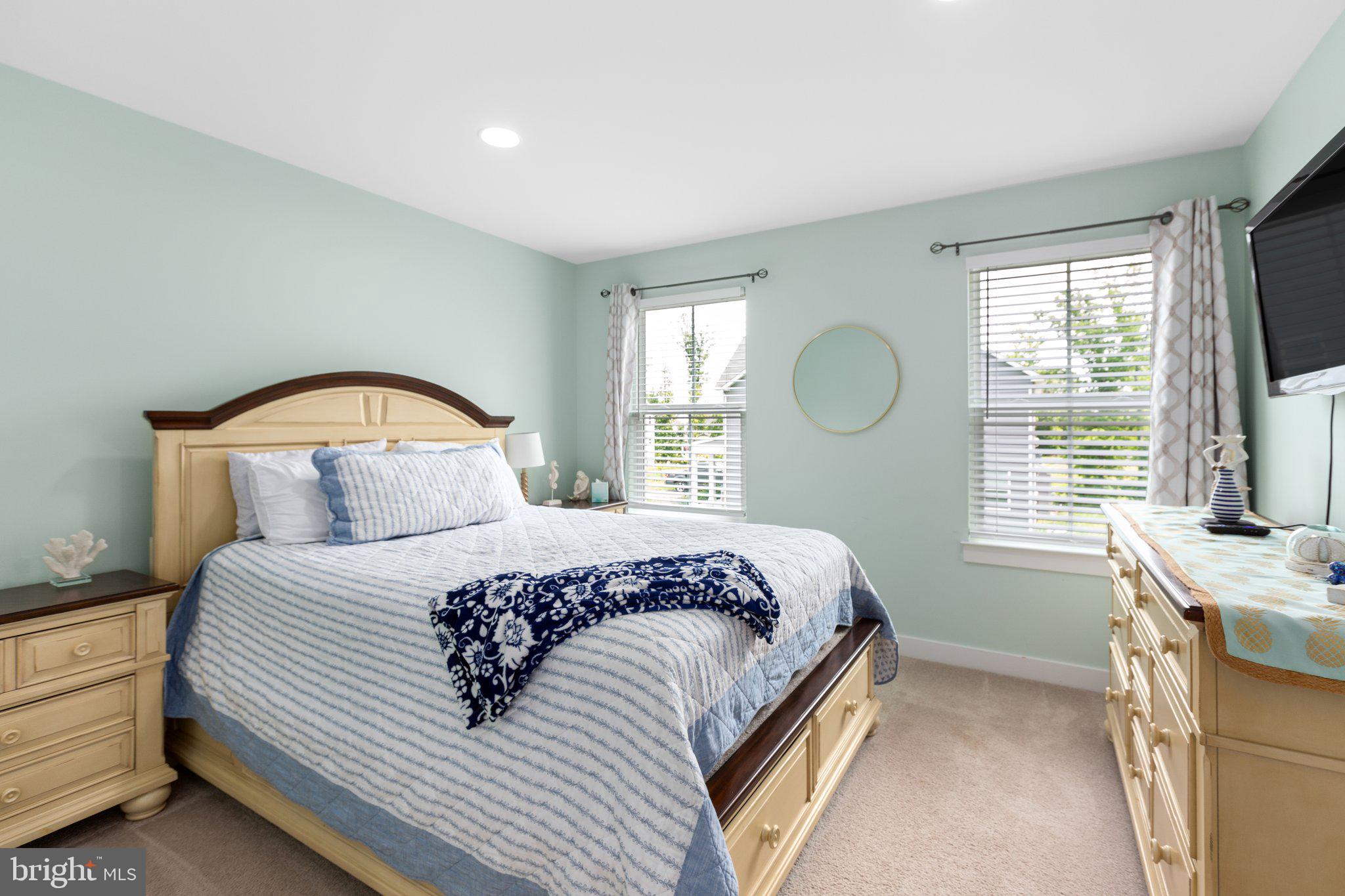 5180 ISLAND COURT