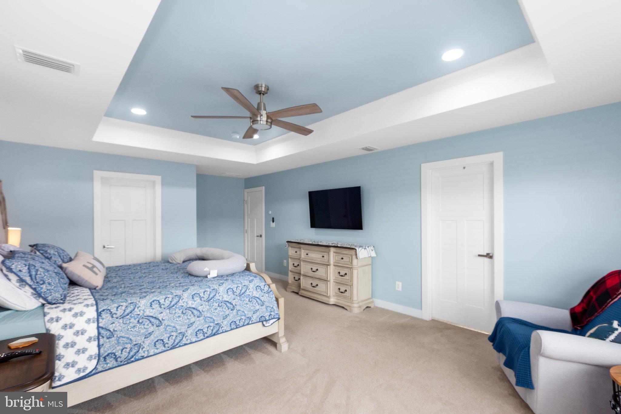 5180 ISLAND COURT
