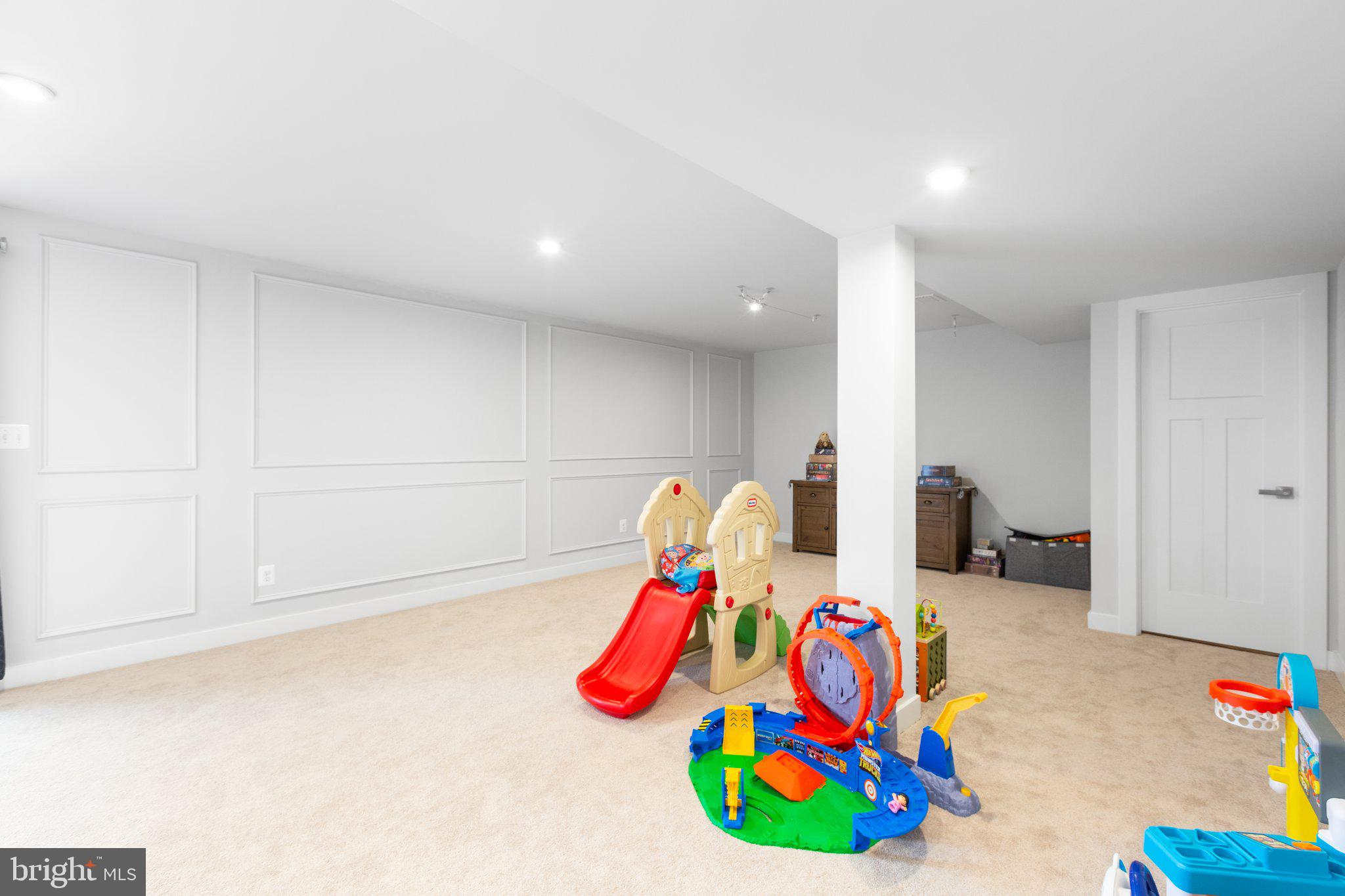 5180 ISLAND COURT