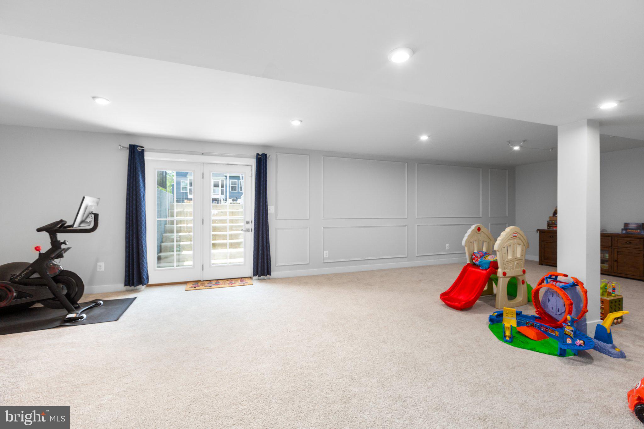 5180 ISLAND COURT