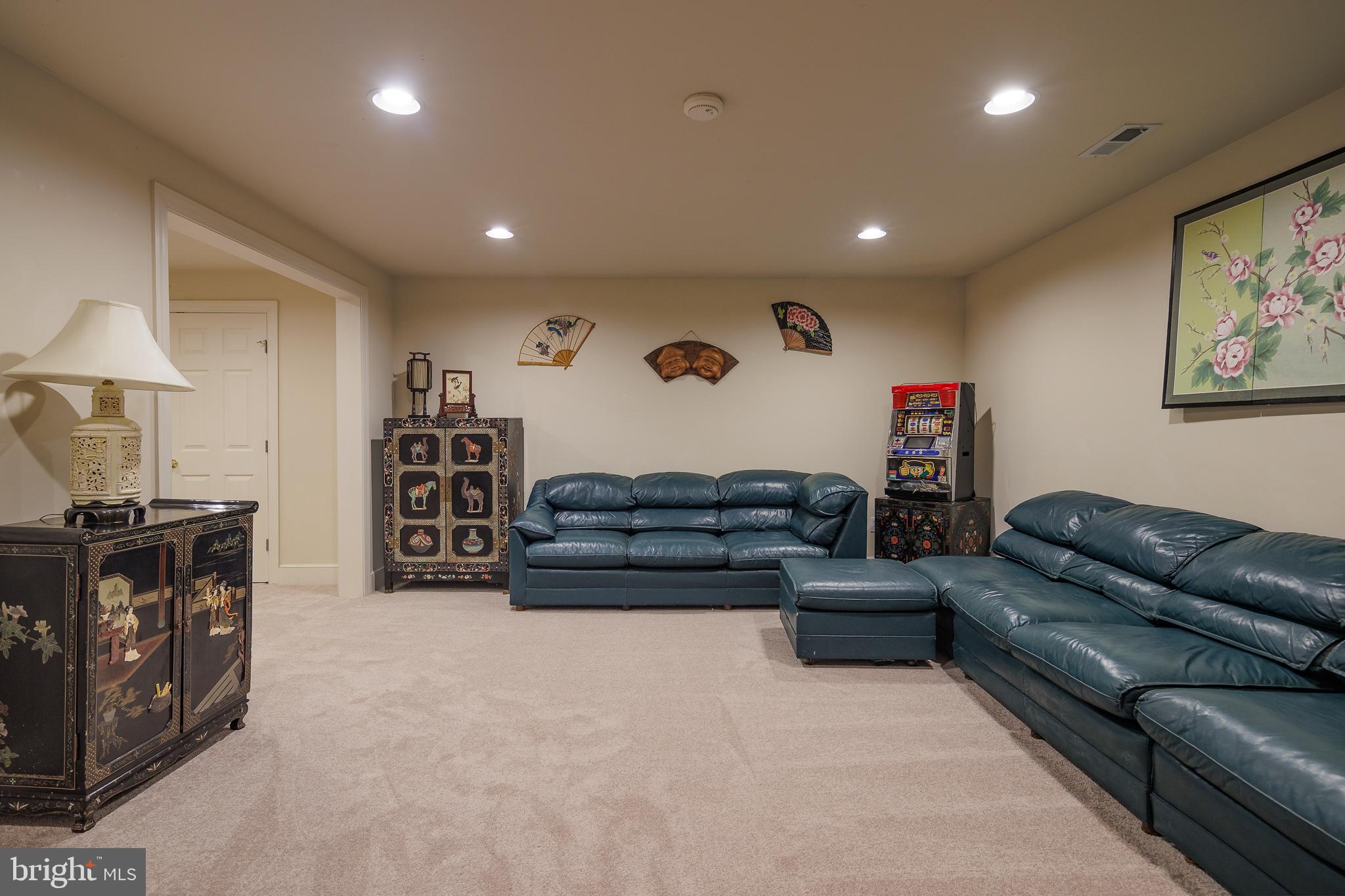 7819 WELLINGTON DRIVE
