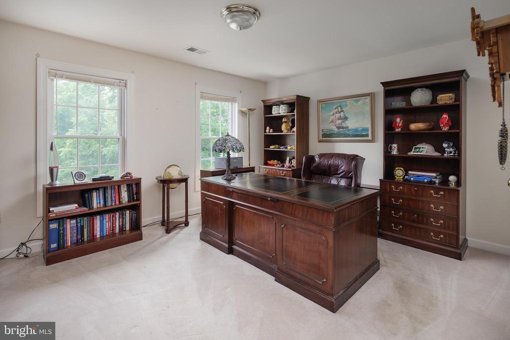 7819 WELLINGTON DRIVE