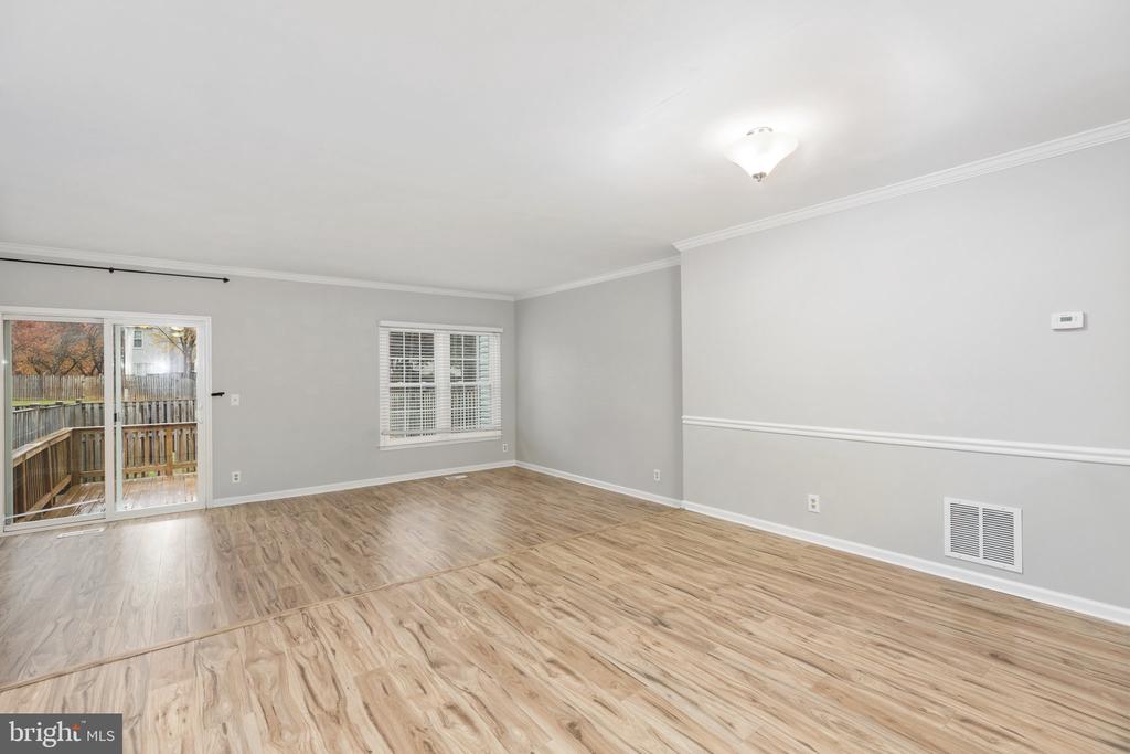 729 ACORN COURT