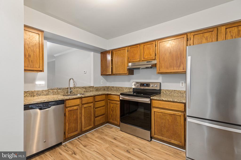 729 ACORN COURT