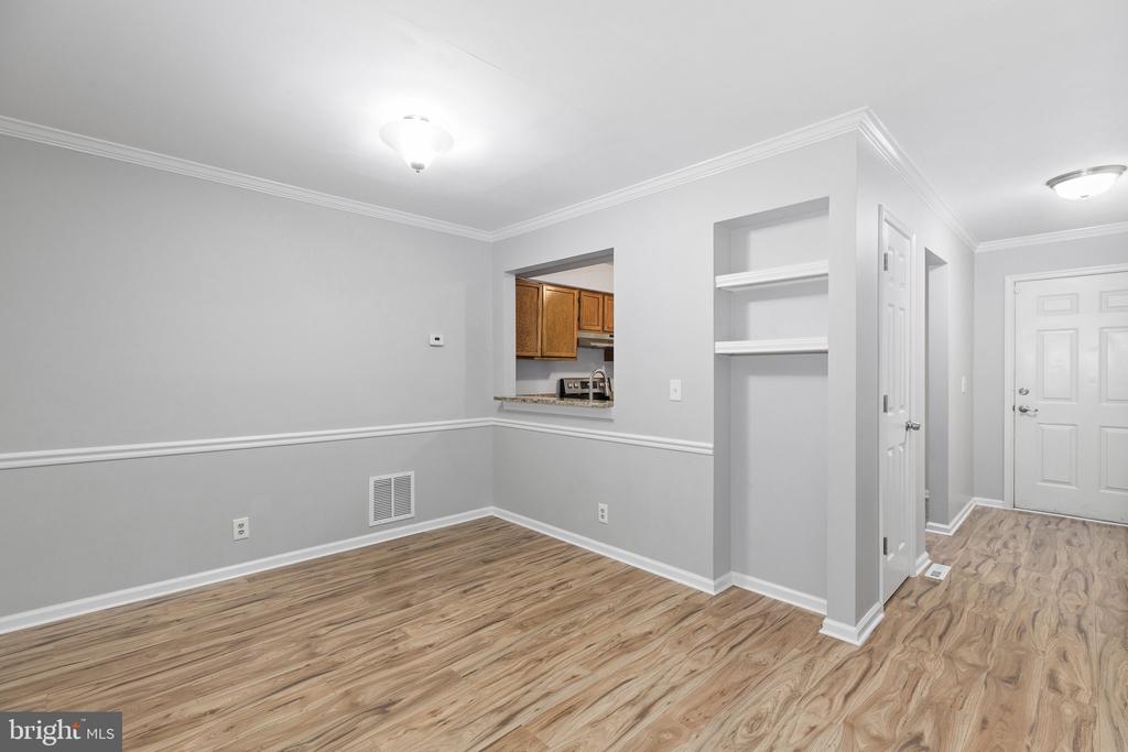729 ACORN COURT