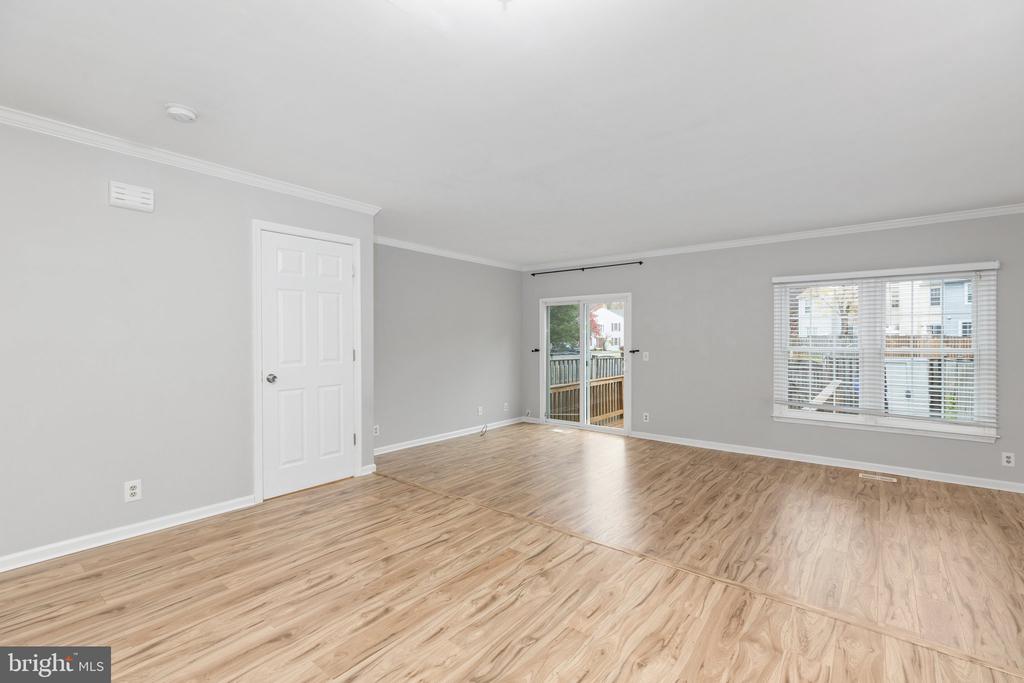 729 ACORN COURT