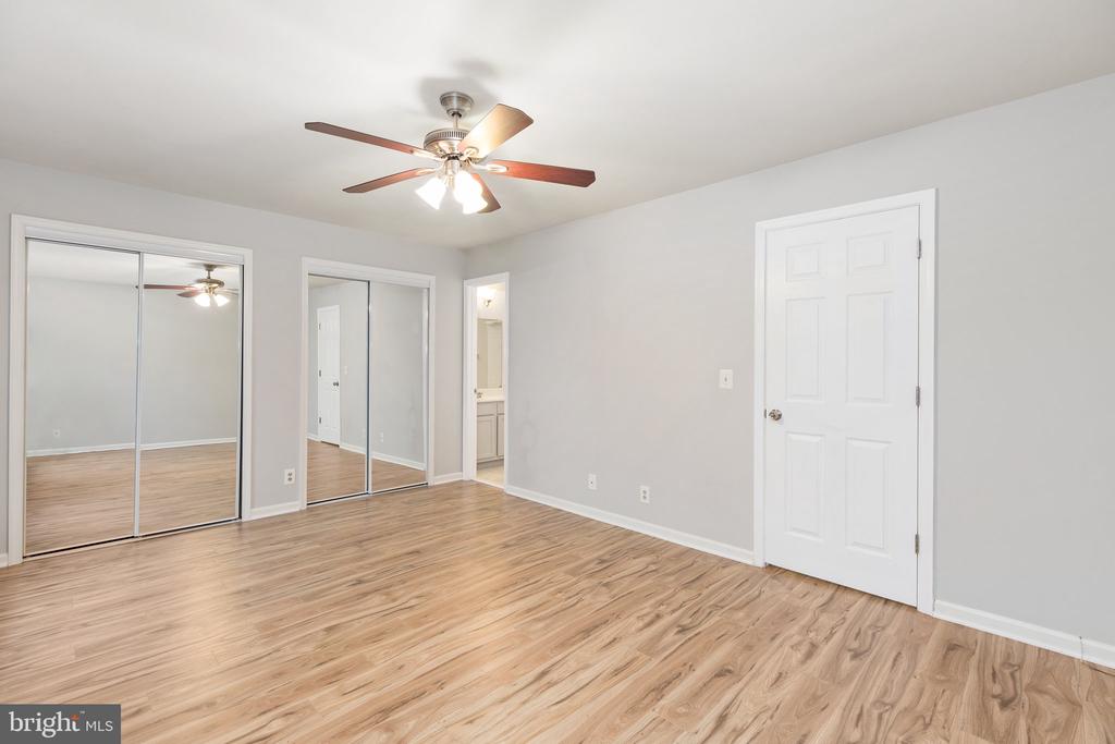 729 ACORN COURT