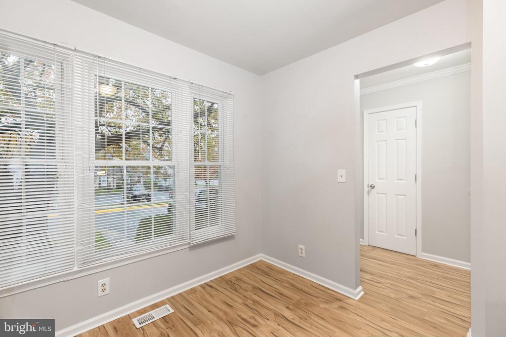 729 ACORN COURT