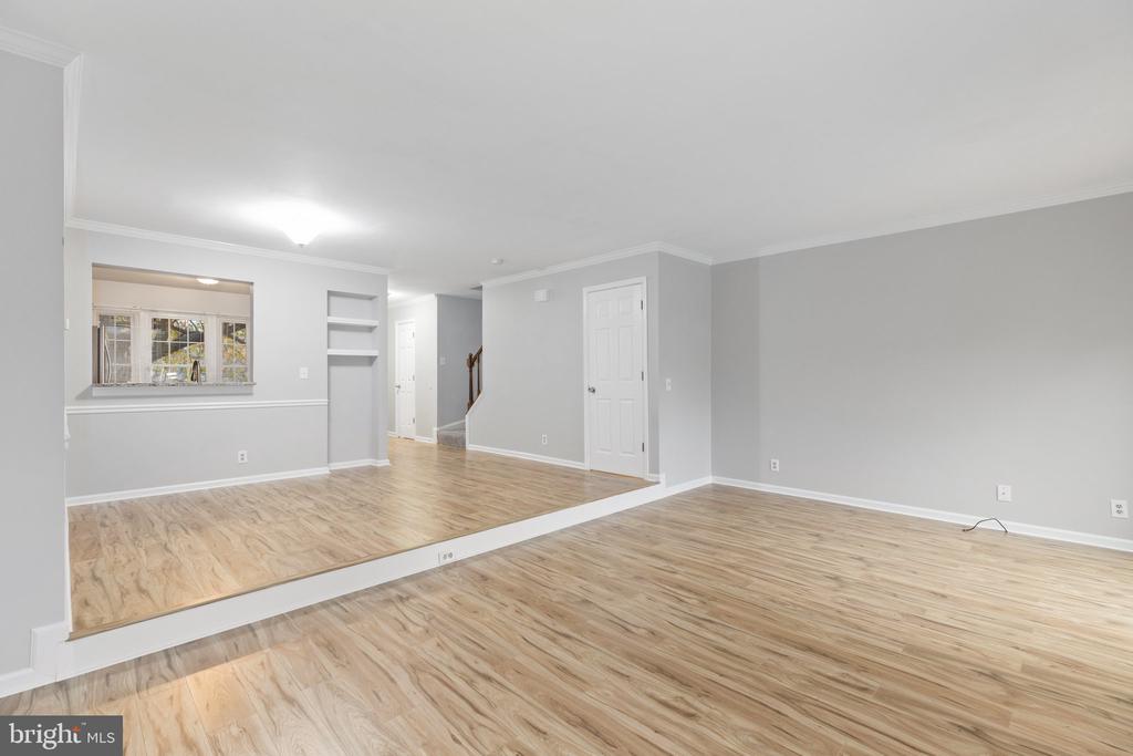 729 ACORN COURT