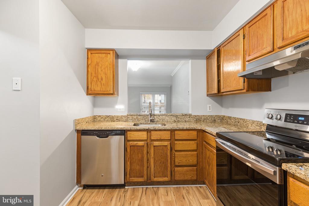 729 ACORN COURT