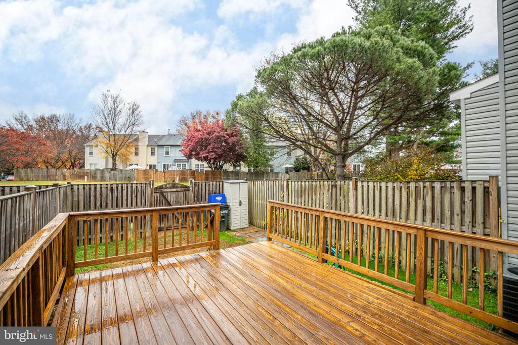 729 ACORN COURT