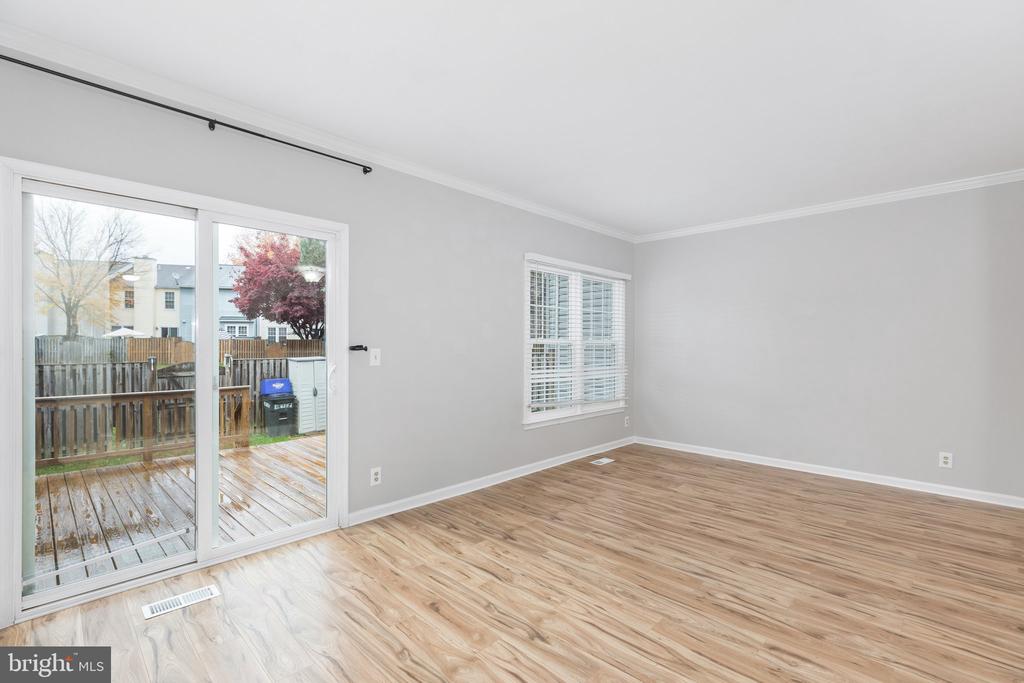 729 ACORN COURT