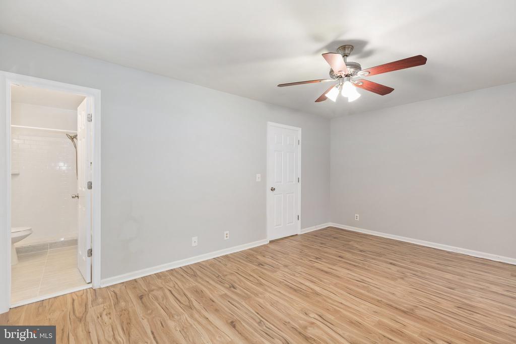 729 ACORN COURT