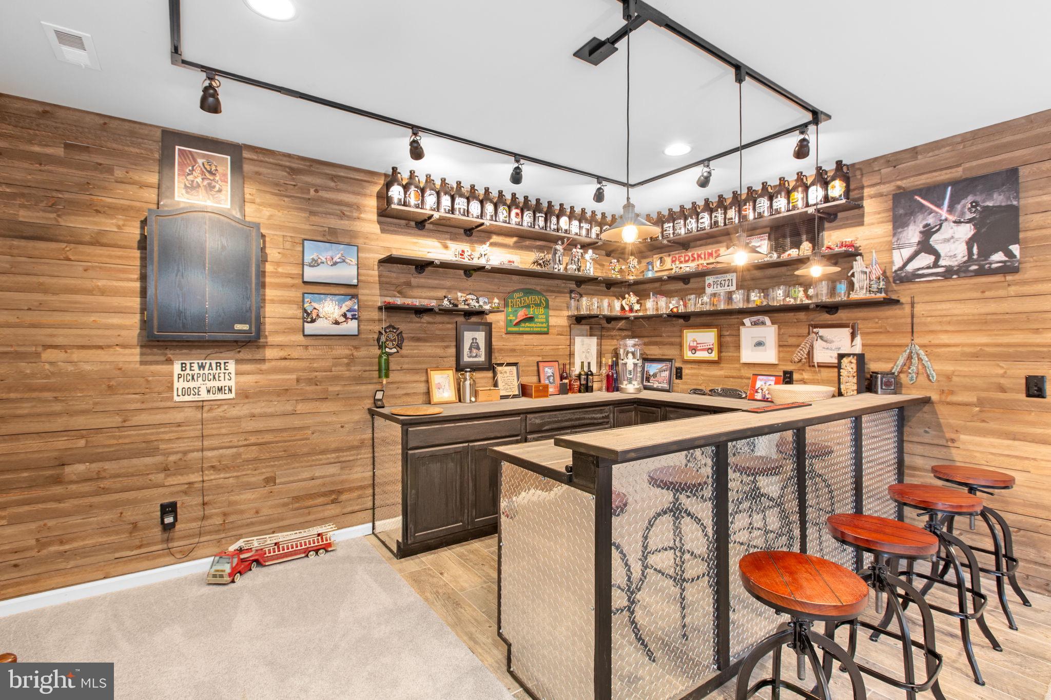 7116 LAKE DRIVE