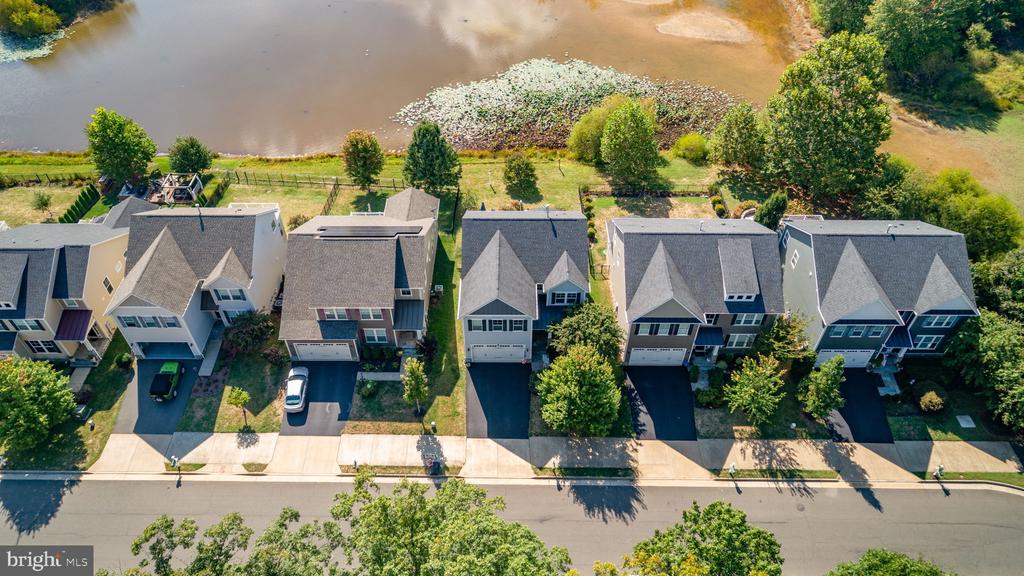 7116 LAKE DRIVE