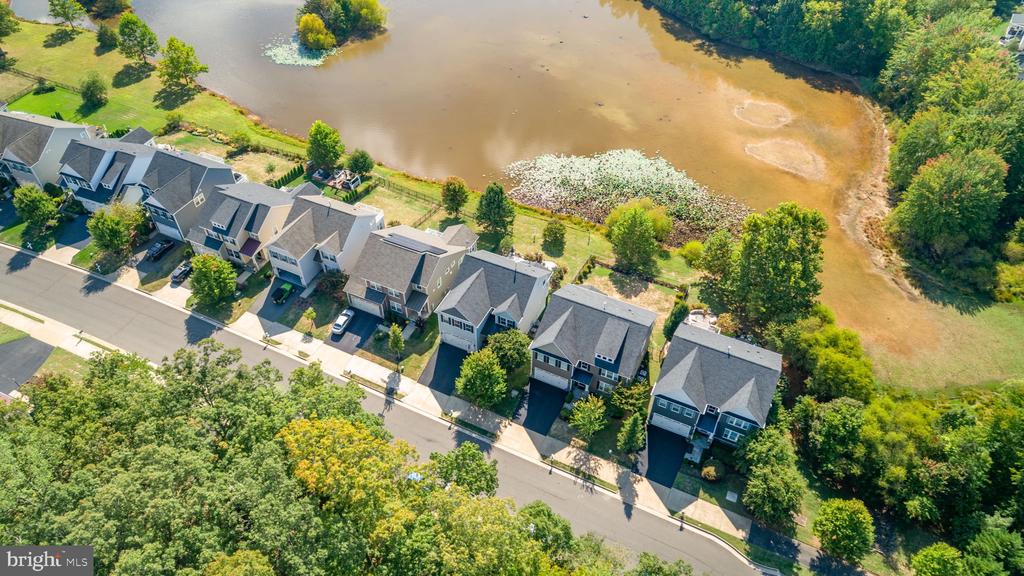 7116 LAKE DRIVE