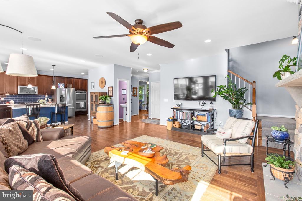 7116 LAKE DRIVE