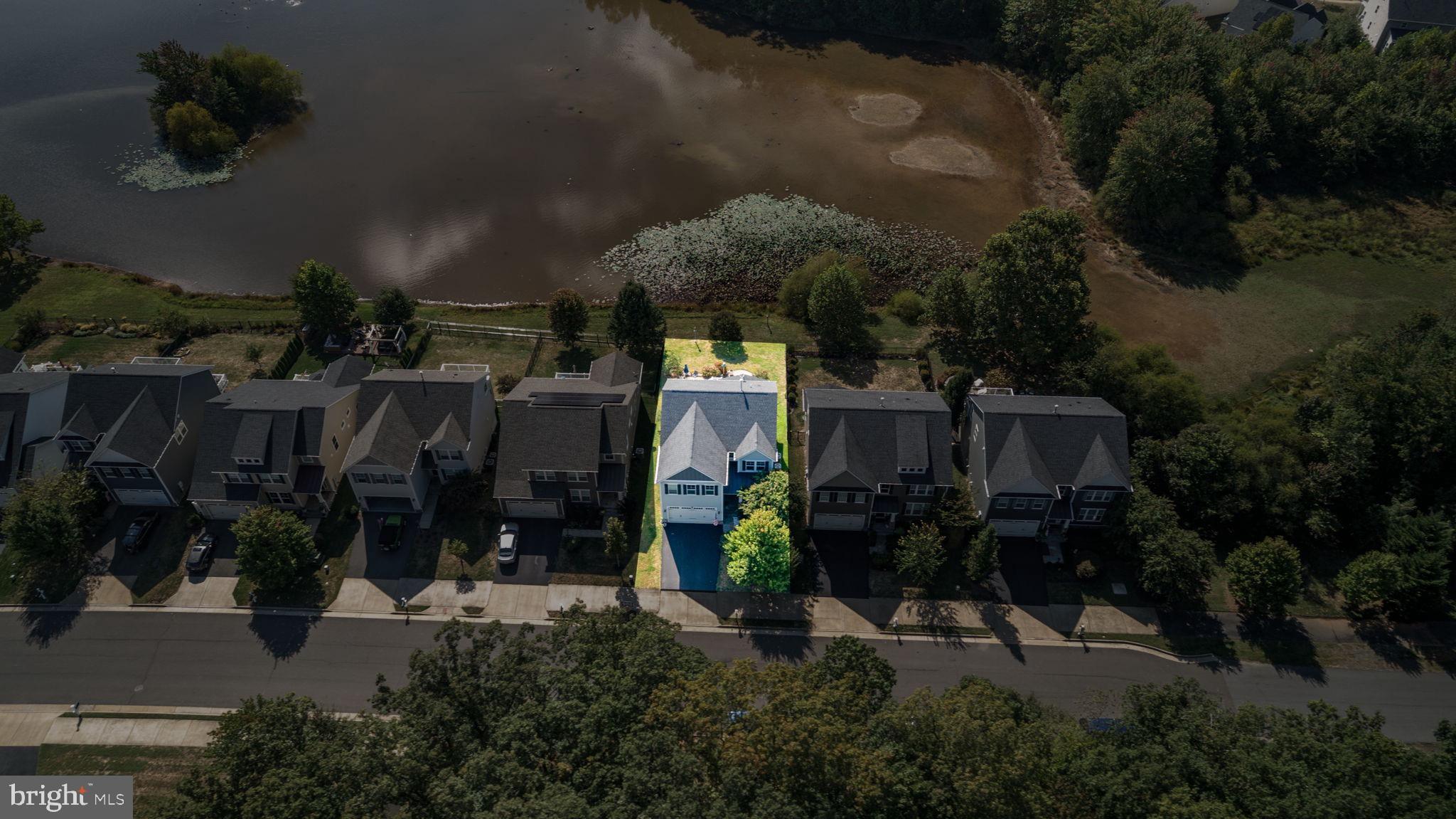 7116 LAKE DRIVE
