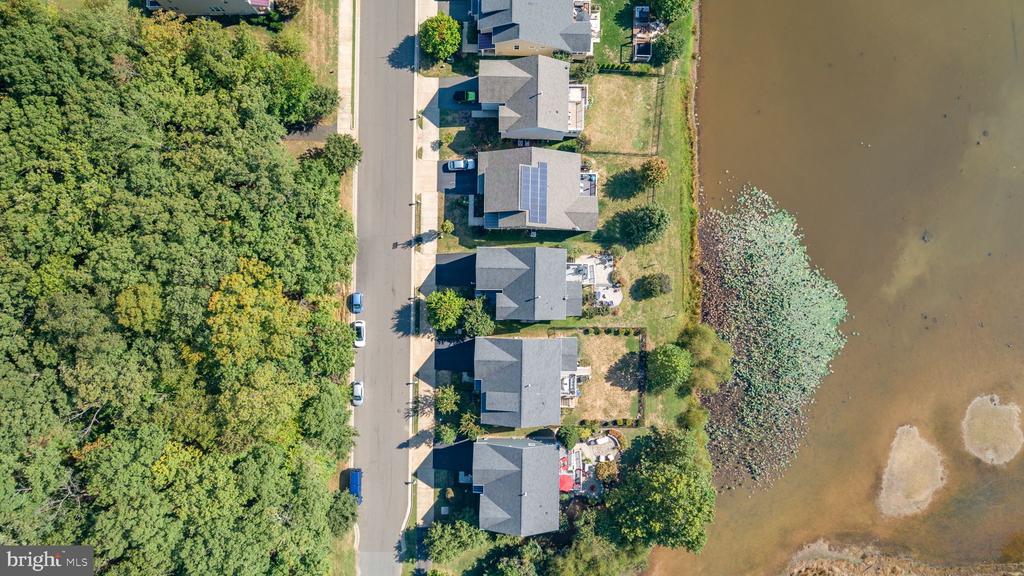 7116 LAKE DRIVE