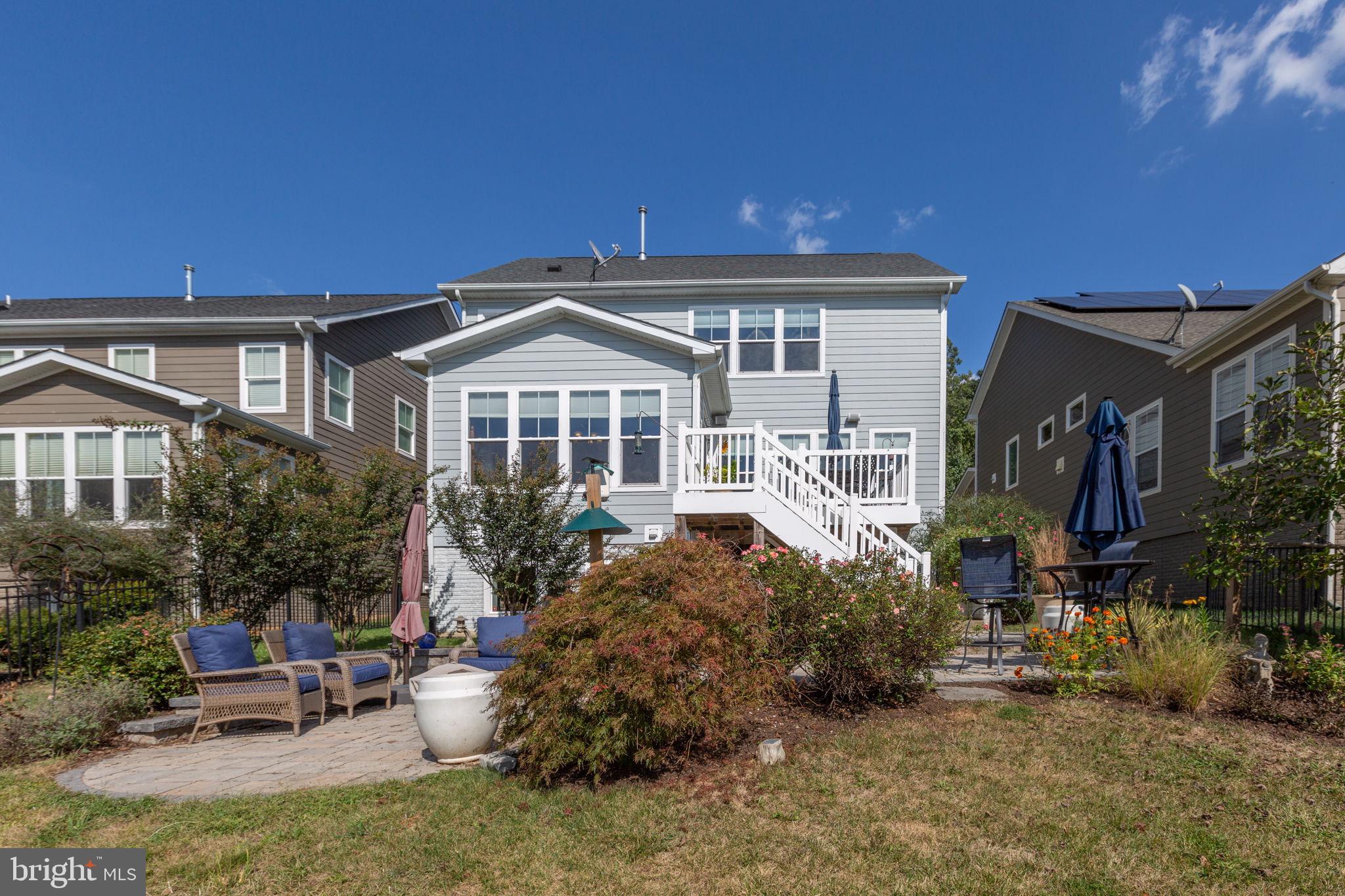 7116 LAKE DRIVE
