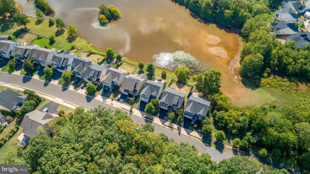 7116 LAKE DRIVE