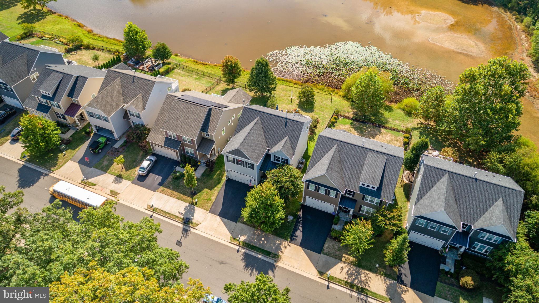 7116 LAKE DRIVE
