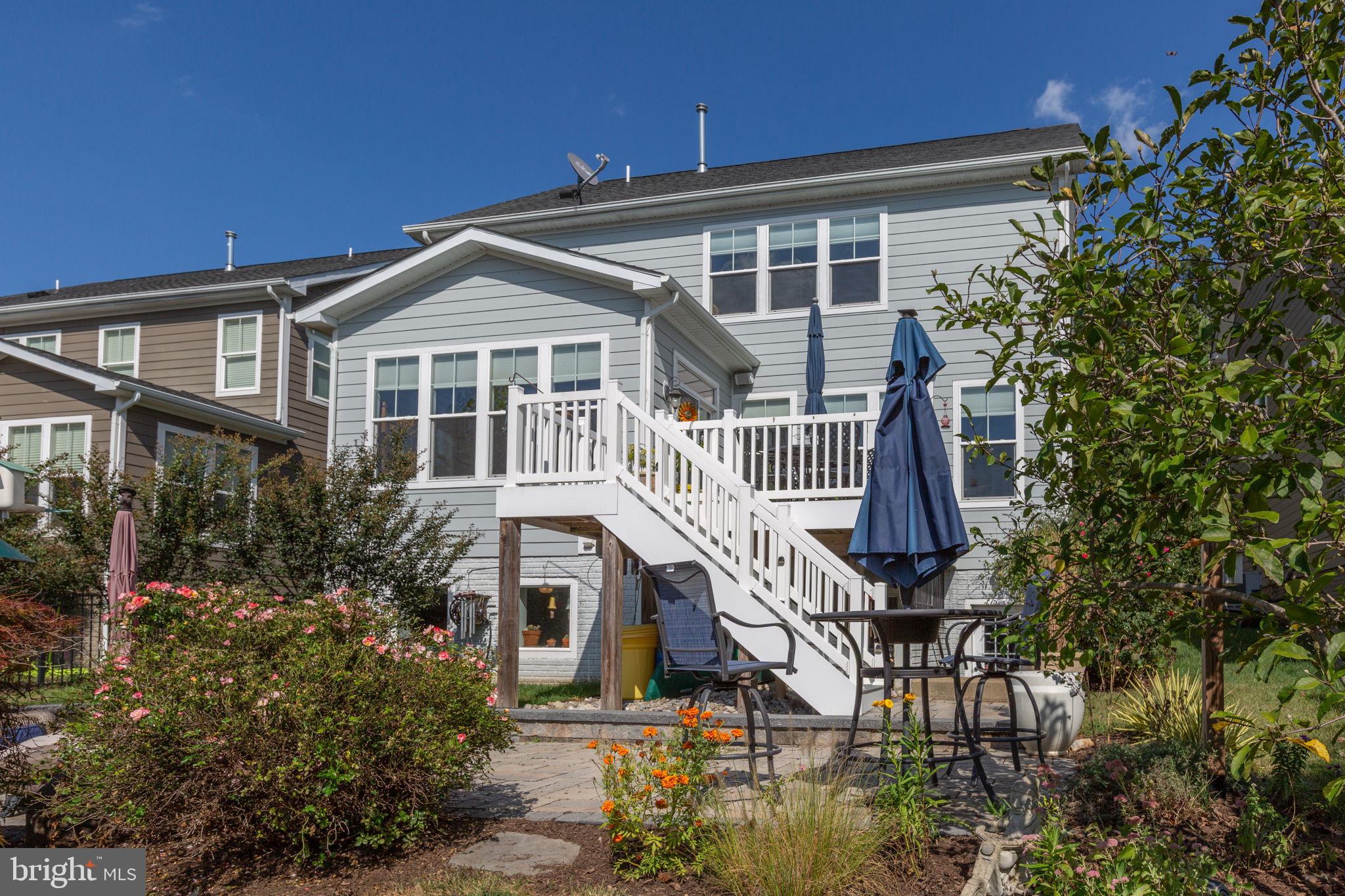 7116 LAKE DRIVE