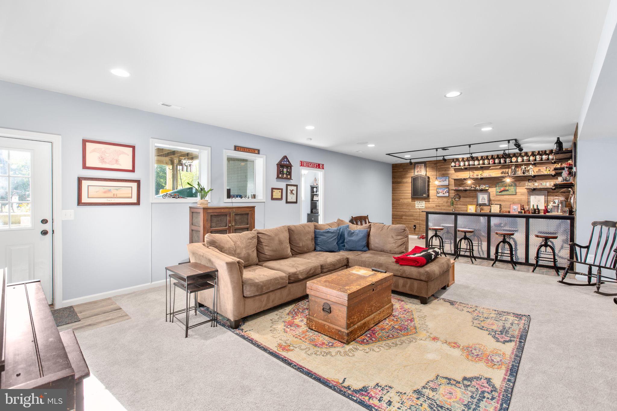 7116 LAKE DRIVE